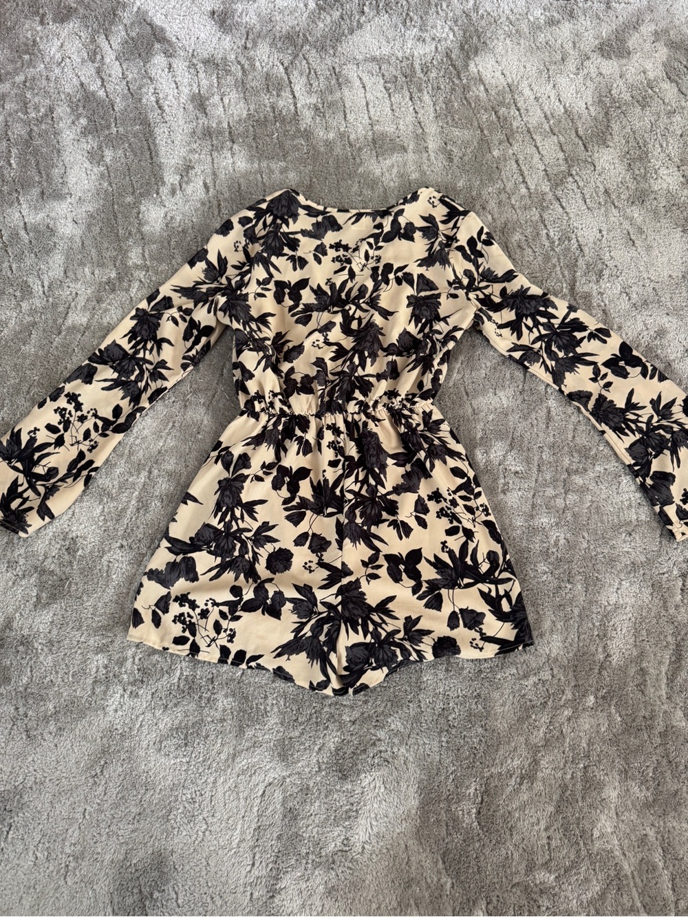 Daytrip Floral V-Neck Long Sleeve Romper - Picture 6 of 6